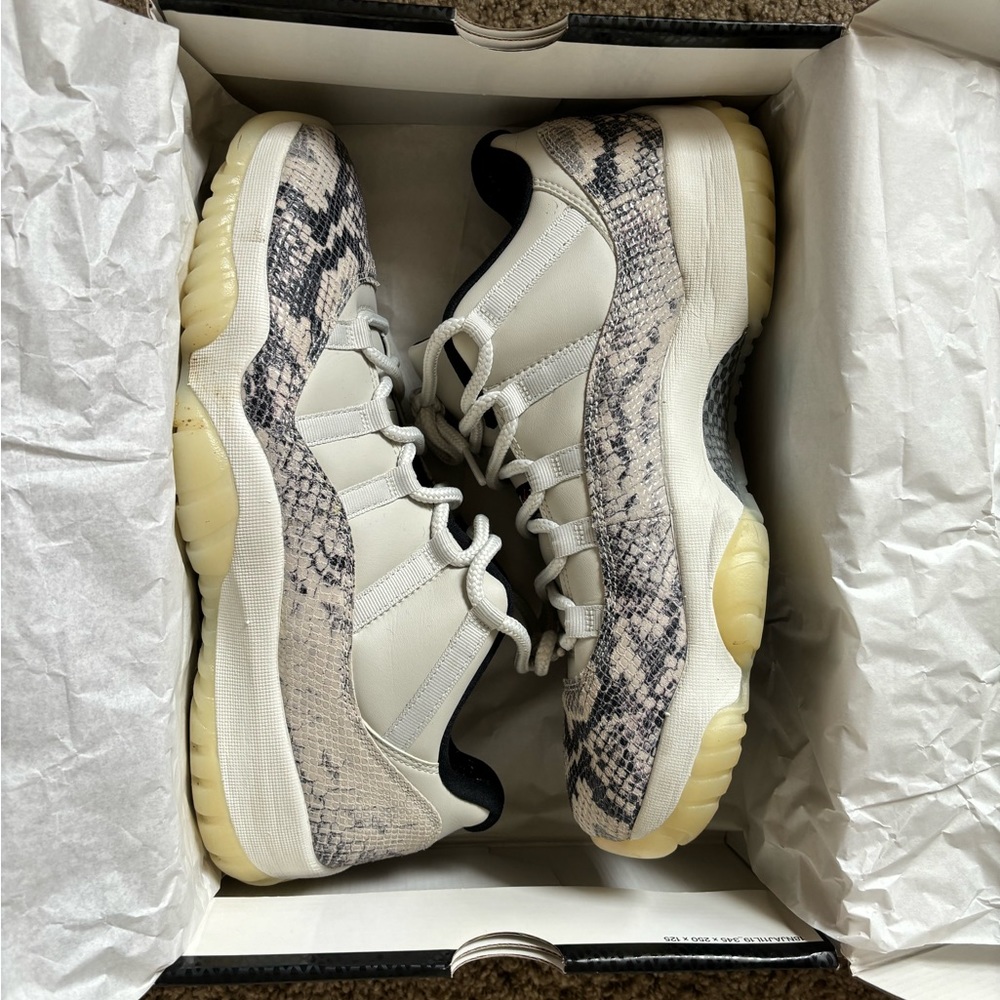 Jordan 11 Retro Low